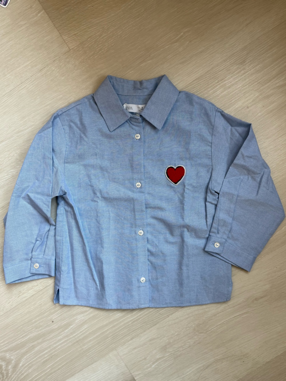 ZARA Girls 100% cotton Blue Button Down with Chenille Heart Appliqué 5T NWT